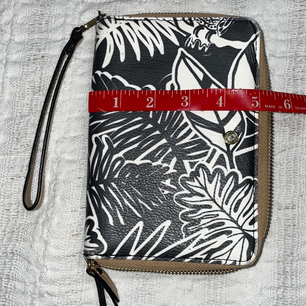 Kate Landry wallet black & white, tan accents, gold zipper, leaf design. - Picture 6 of 9